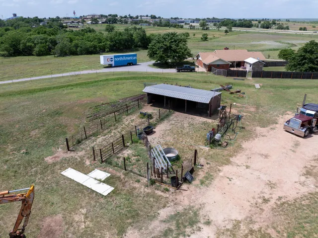 $365,000 | 1409 North Iowa Street, Shamrock, TX 79079