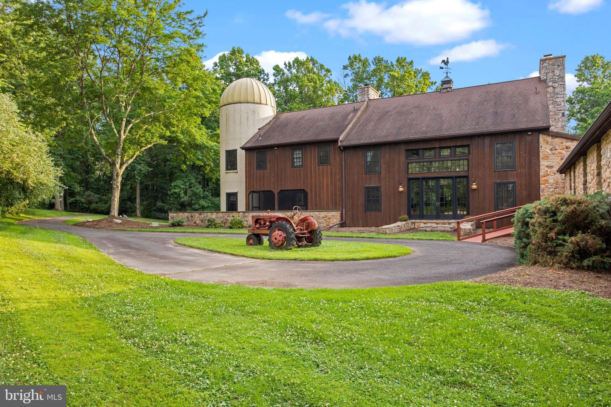 175 Pleasant Valley Road Titusville, NJ 08560 - Photo 122 of 137 Front Drive & Entry