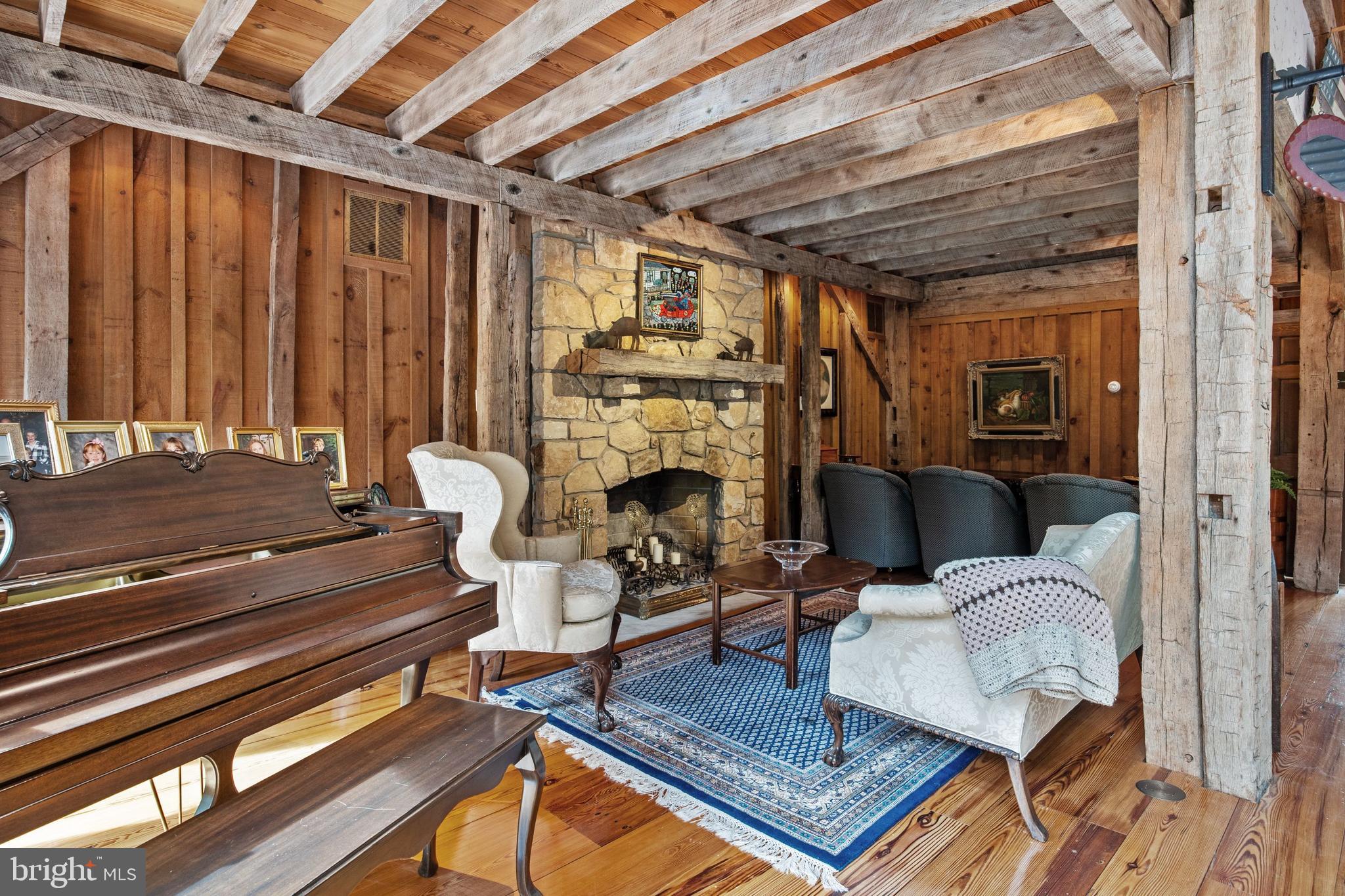 175 Pleasant Valley Road Titusville, NJ 08560 - Photo 20 of 137 Great Room Sitting Area