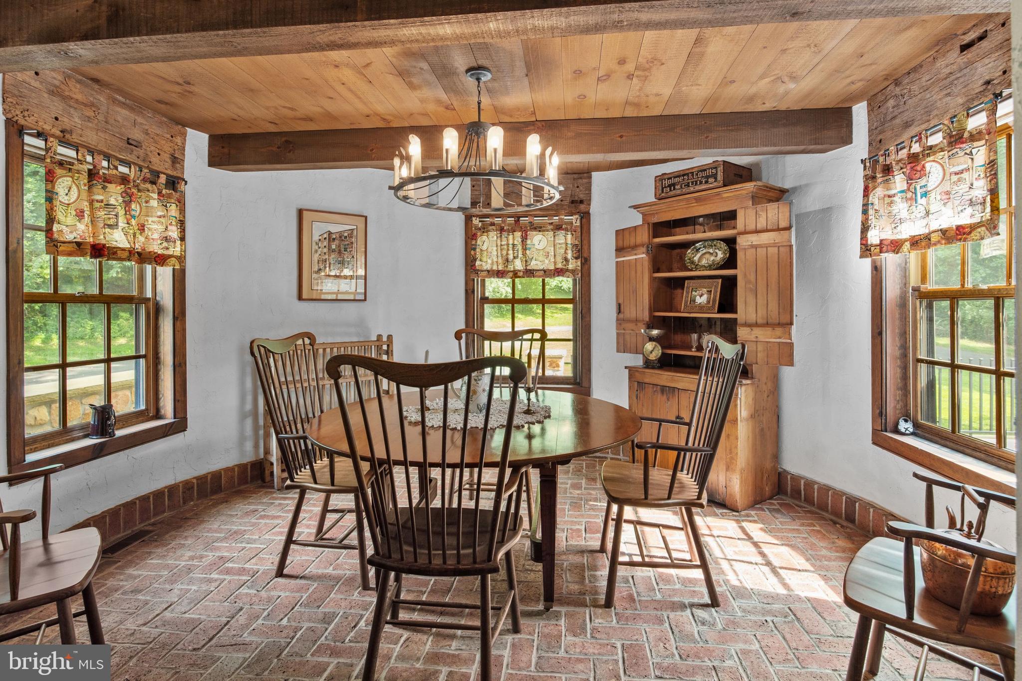 175 Pleasant Valley Road Titusville, NJ 08560 - Photo 40 of 137 Breakfast Area in Silo