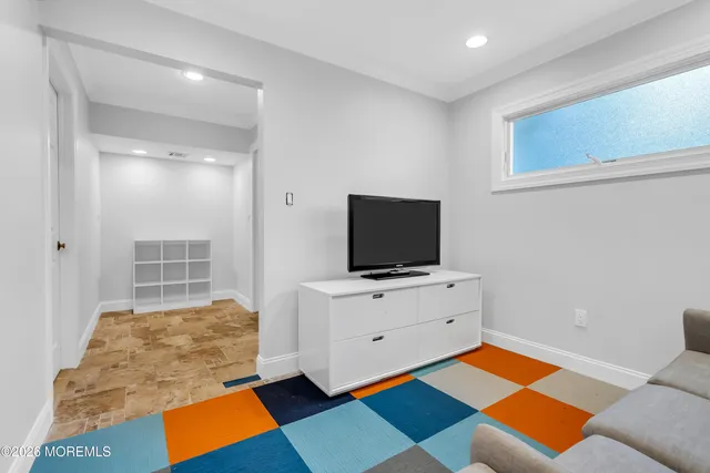 $65,000 | 455 West Lincoln Avenue, Oakhurst, NJ 07755