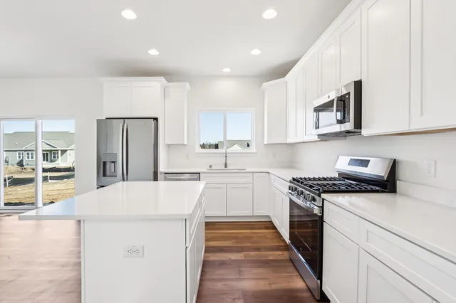 $595,000 | 1286 Olde Highlander Drive, Oconomowoc, WI 53066