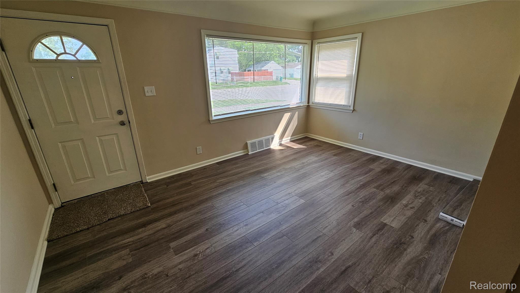 16894 Toepfer Drive Eastpointe, MI 48021 - Photo 3 of 7 20250802_111226.jpg