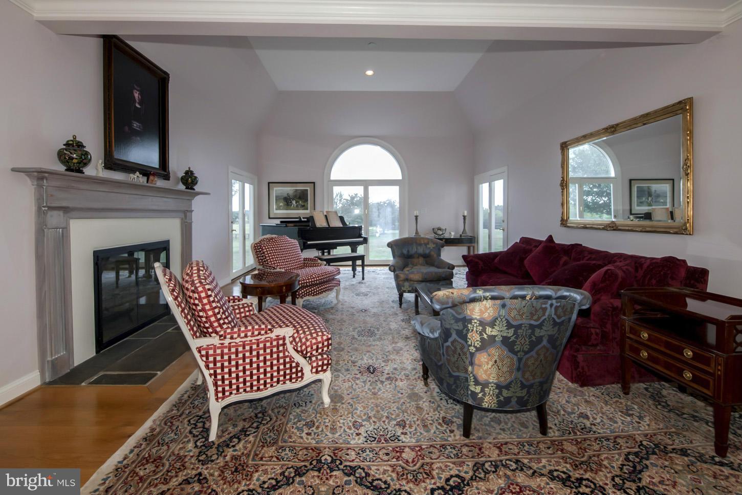 2933 Rokeby Road Delaplane, VA 20144 - Photo 5 of 27 Living Room