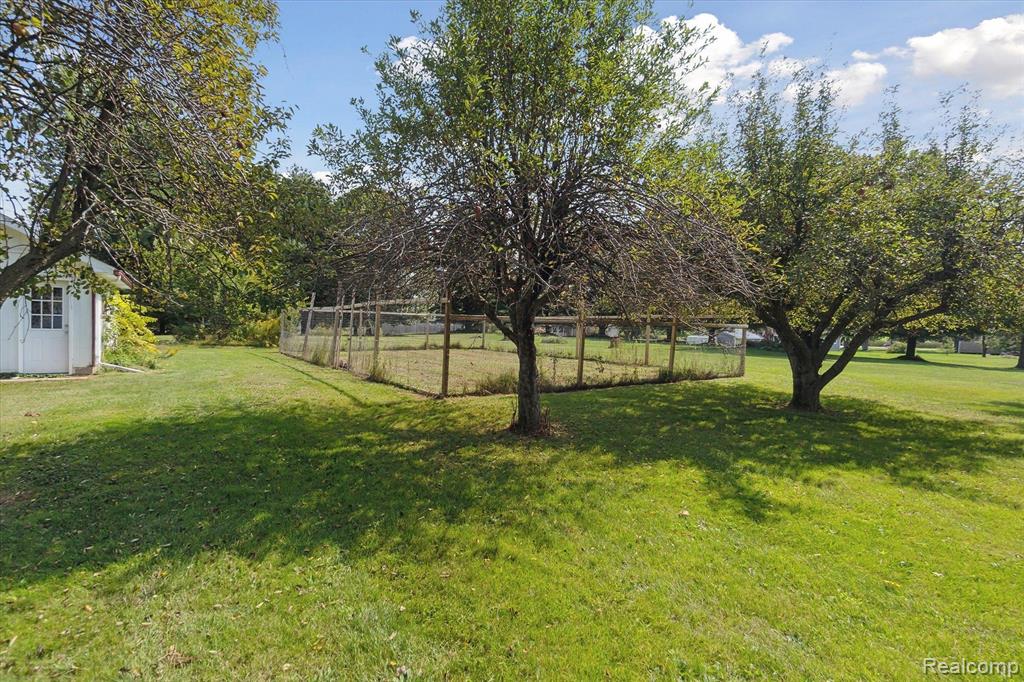 12475 Odell Road Linden, MI 48451 - Photo 37 of 55