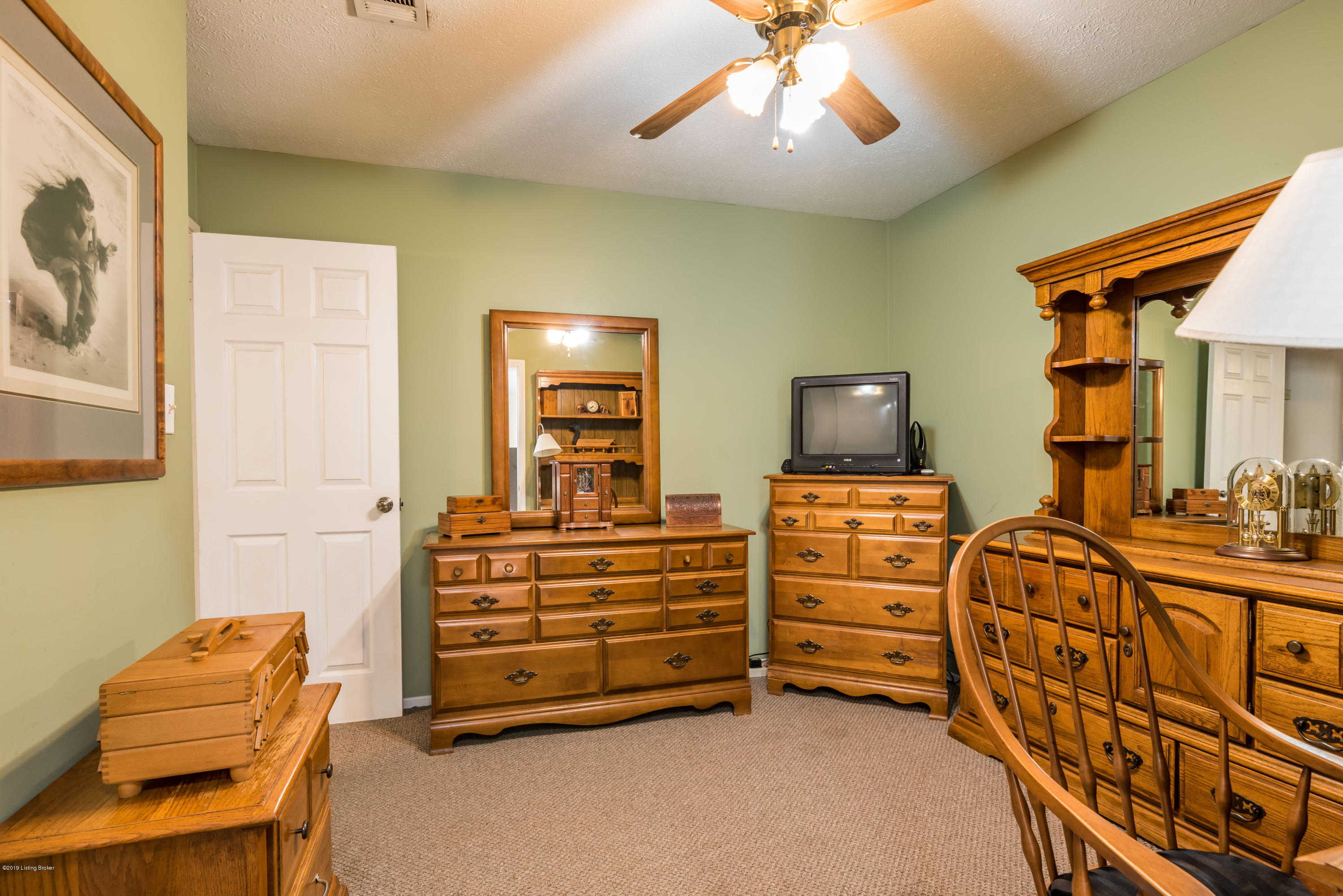 9607 Maple Road Louisville, KY 40229 - Photo 18 of 30 DHI-17