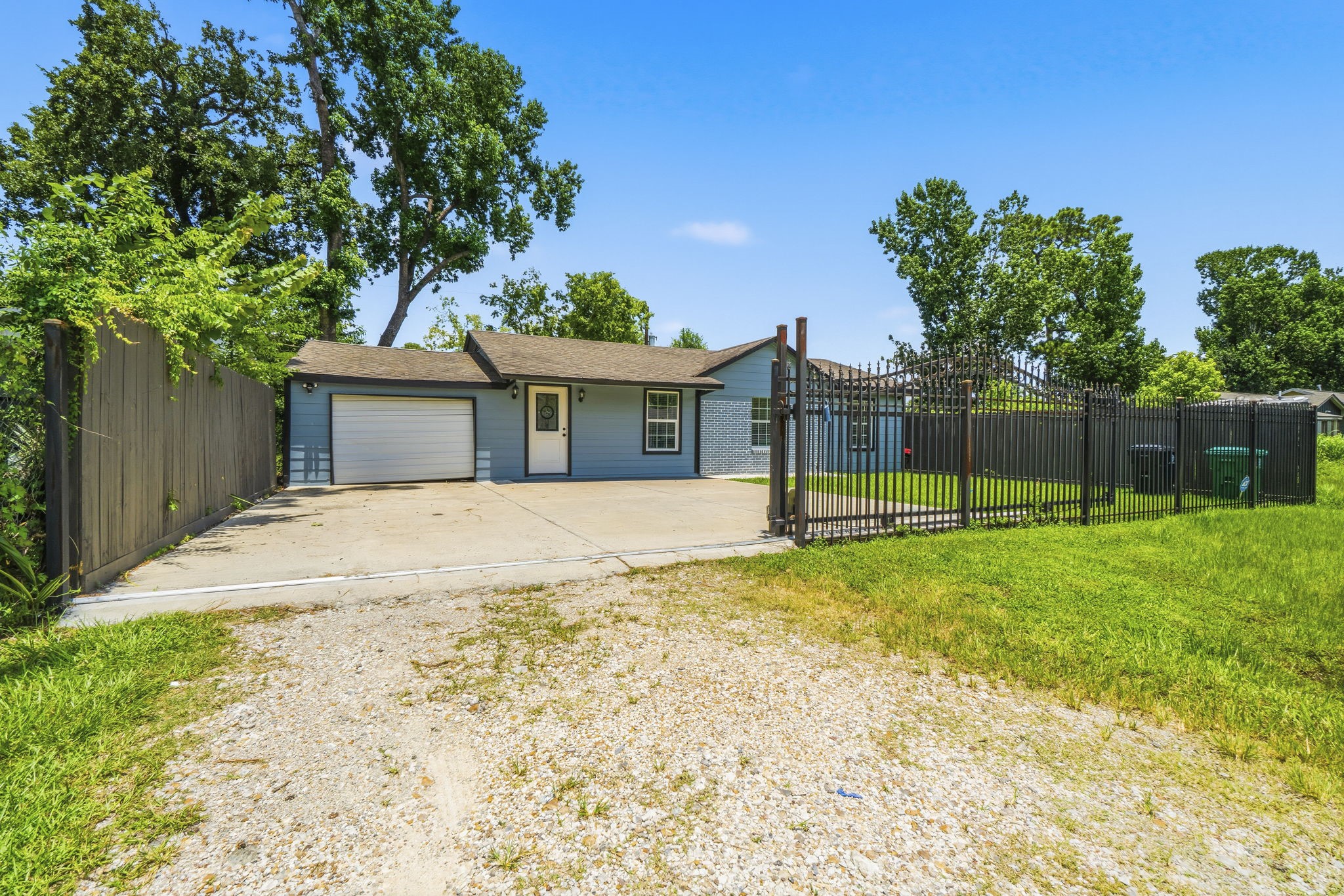 6319 Mohawk Street Houston, TX 77016 - Photo 3 of 21