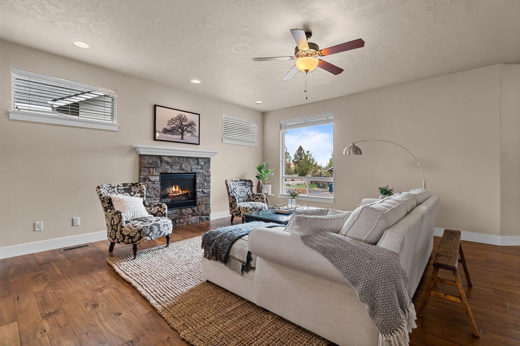 20880 Rorick Drive Bend, OR 97701 - Photo 8 of 51 DSC04886