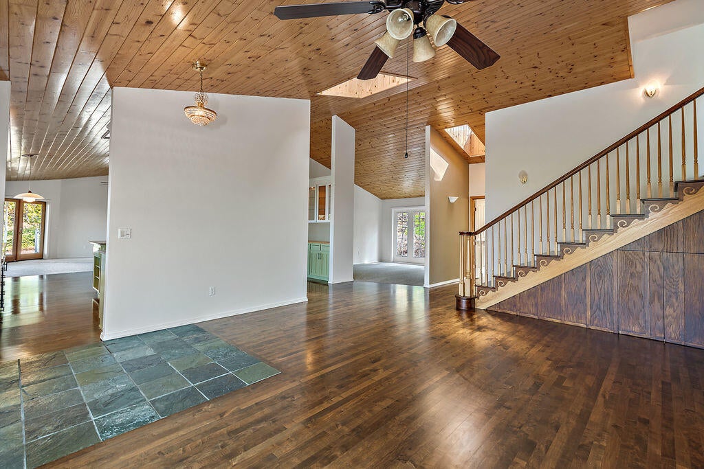 4096 North Roxy Drive Medford, OR 97504 - Photo 11 of 62 8