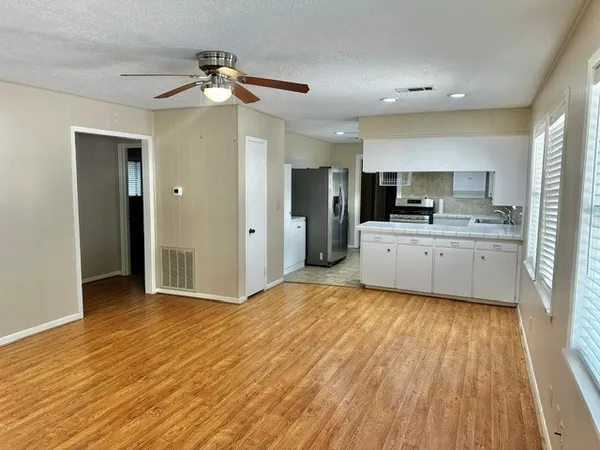 $2,000 | 30507 Quinn Road, Tomball, TX 77375