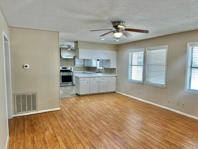 30507 Quinn Road Tomball, TX 77375 - Photo 14 of 33 Den to kitchen view