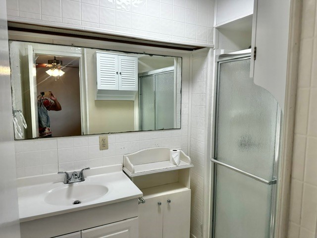 30507 Quinn Road Tomball, TX 77375 - Photo 21 of 33 Primary Bathroom