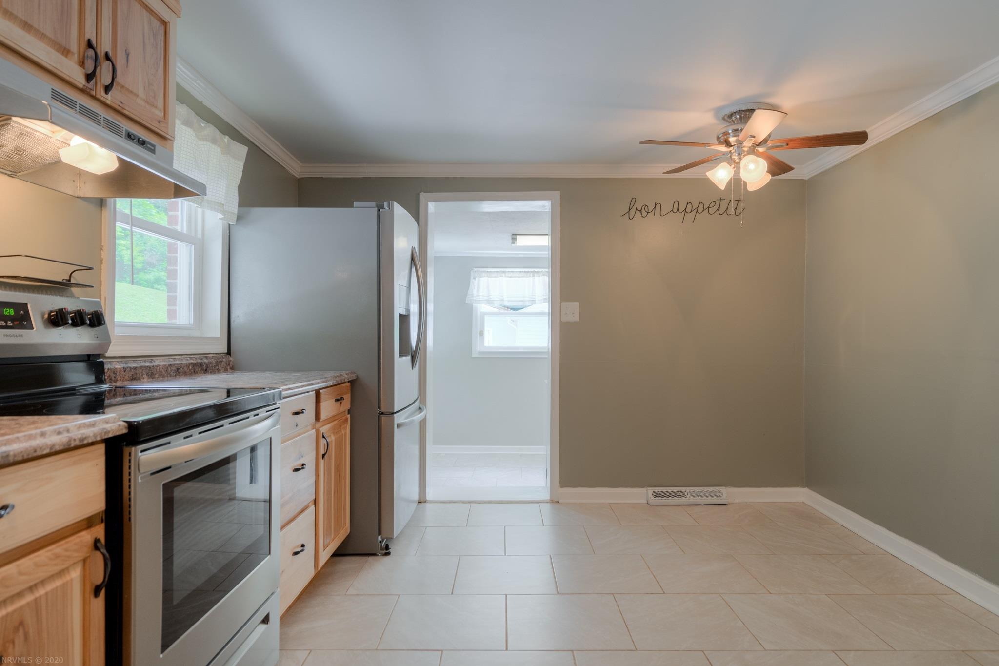 1124 Jennelle Road Blacksburg, VA 24060 - Photo 19 of 27 Gallery Image 19