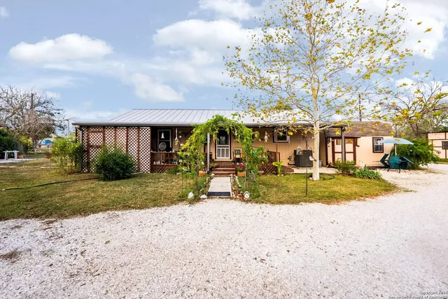 $380,000 | 256 County Road 5716, Lytle, TX 78052