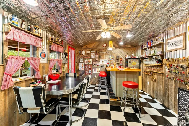 $380,000 | 256 County Road 5716, Lytle, TX 78052