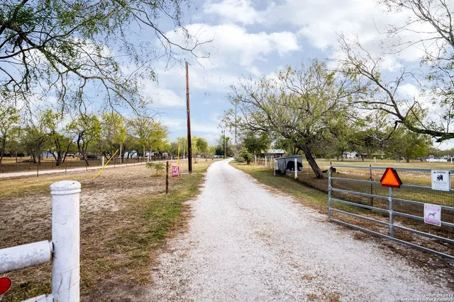 $380,000 | 256 County Road 5716, Lytle, TX 78052