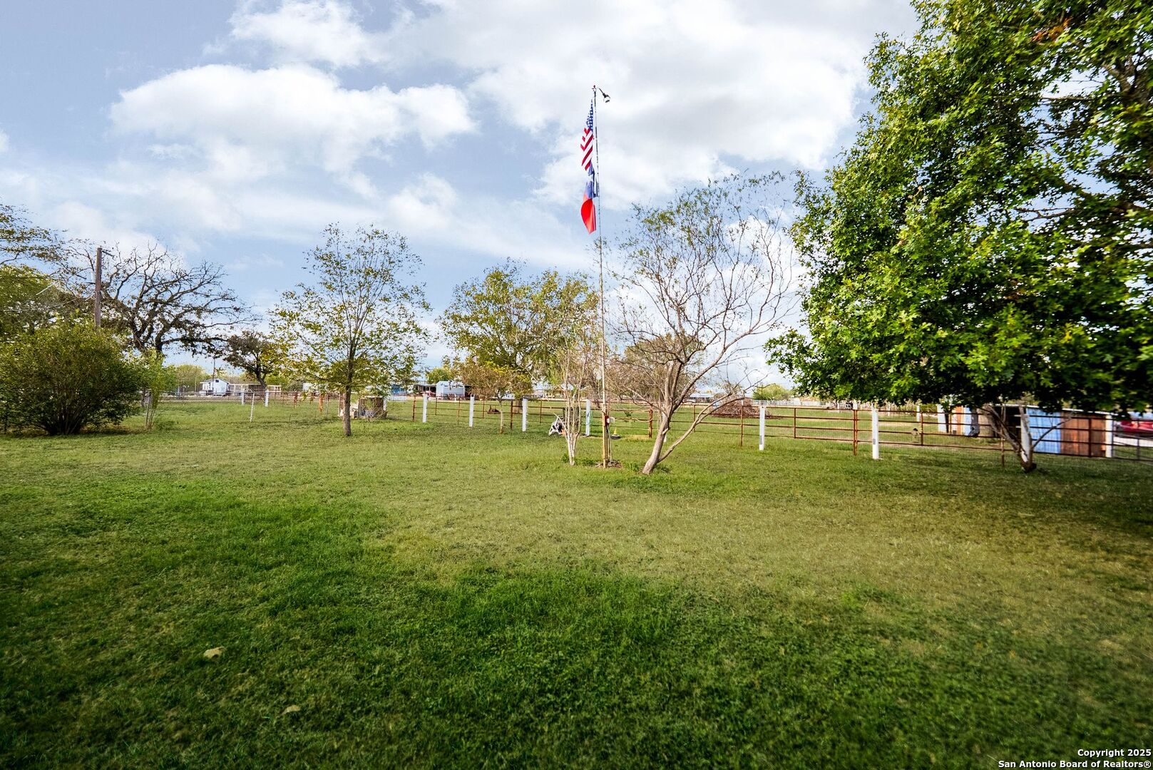 256 County Road 5716 Lytle, TX 78052 - Photo 33 of 59