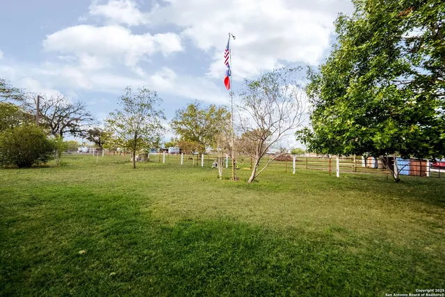 $380,000 | 256 County Road 5716, Lytle, TX 78052