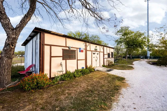 $380,000 | 256 County Road 5716, Lytle, TX 78052