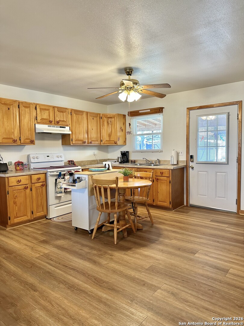256 County Road 5716 Lytle, TX 78052 - Photo 4 of 59