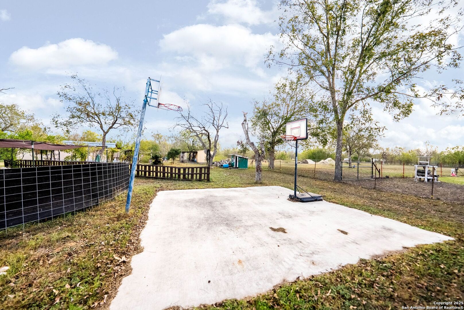 256 County Road 5716 Lytle, TX 78052 - Photo 42 of 59