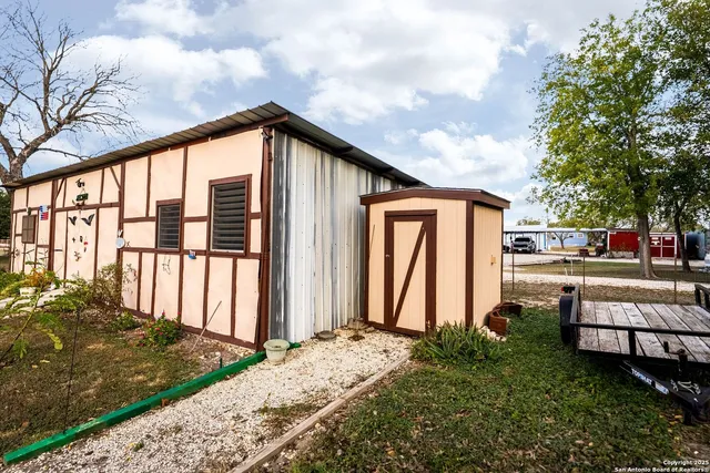 $380,000 | 256 County Road 5716, Lytle, TX 78052
