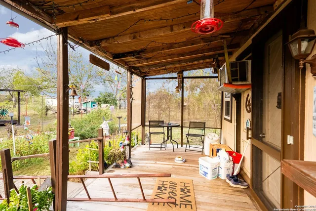 $380,000 | 256 County Road 5716, Lytle, TX 78052