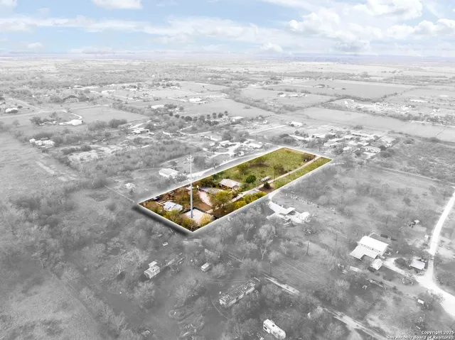 $380,000 | 256 County Road 5716, Lytle, TX 78052