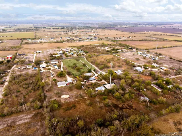 $380,000 | 256 County Road 5716, Lytle, TX 78052