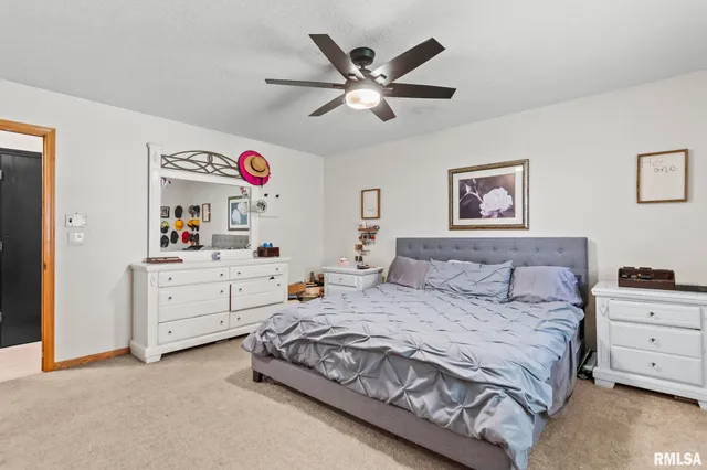 $410,000 | 8200 New City Road, Rochester, IL 62563