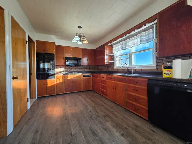 $439,000 | 10456 North 50th Road East, Plainville, IN 47568