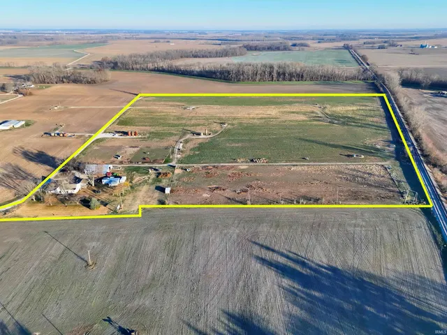 $439,000 | 10456 North 50th Road East, Plainville, IN 47568