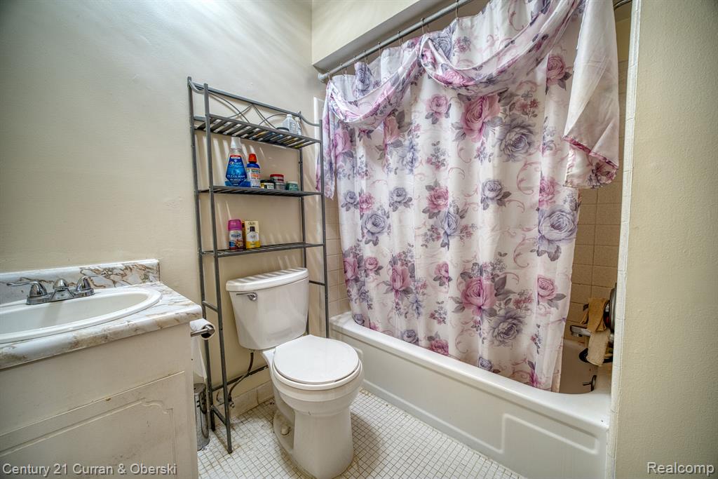 31189 Hoover Road Warren, MI 48093 - Photo 20 of 34