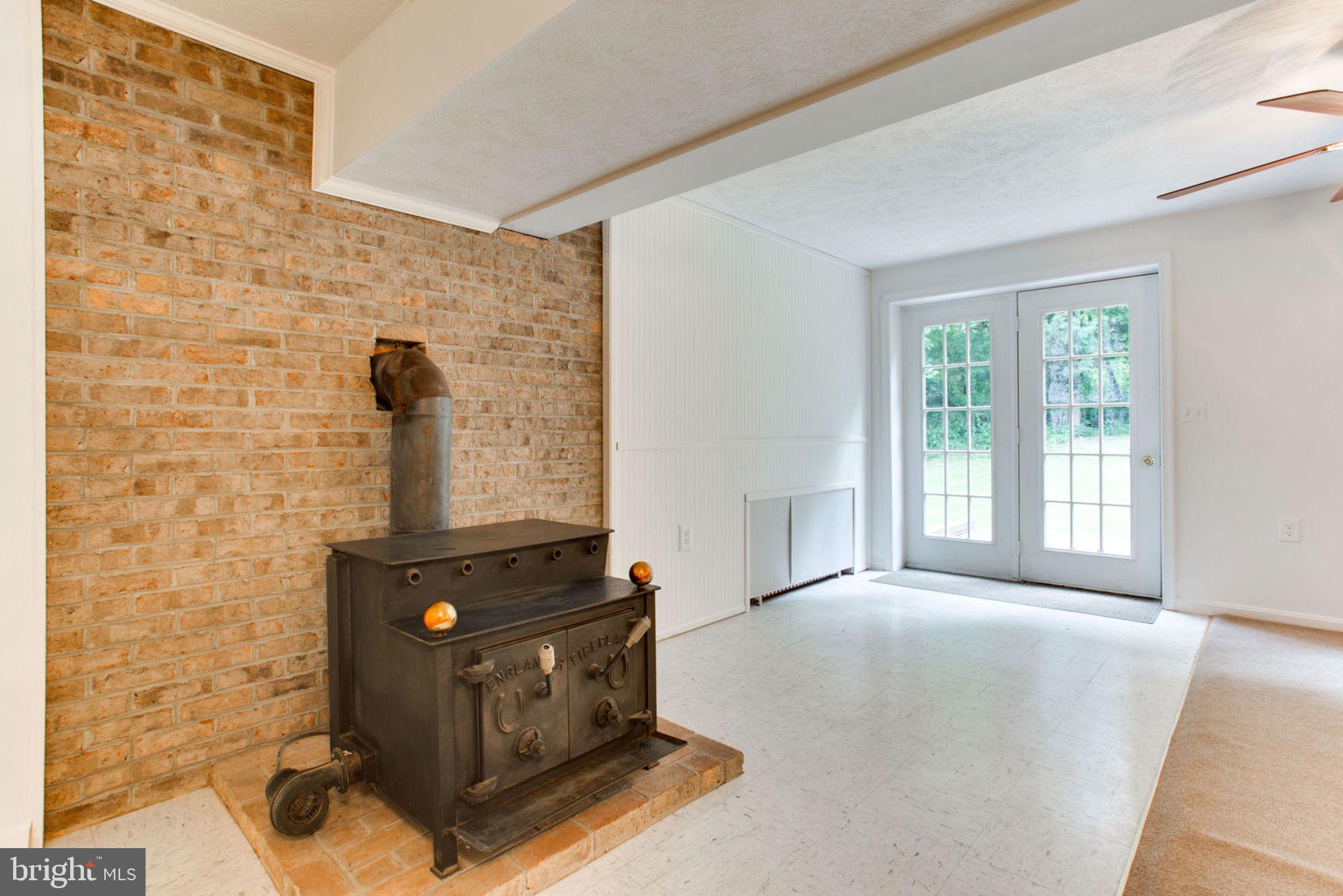 6800 Token Valley Road Manassas, VA 20112 - Photo 33 of 49 Wood Stove