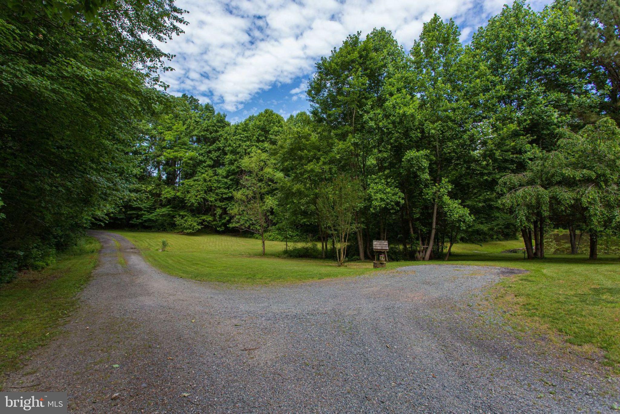 6800 Token Valley Road Manassas, VA 20112 - Photo 47 of 49 Huge Private Driveway with lots of Parking Areas