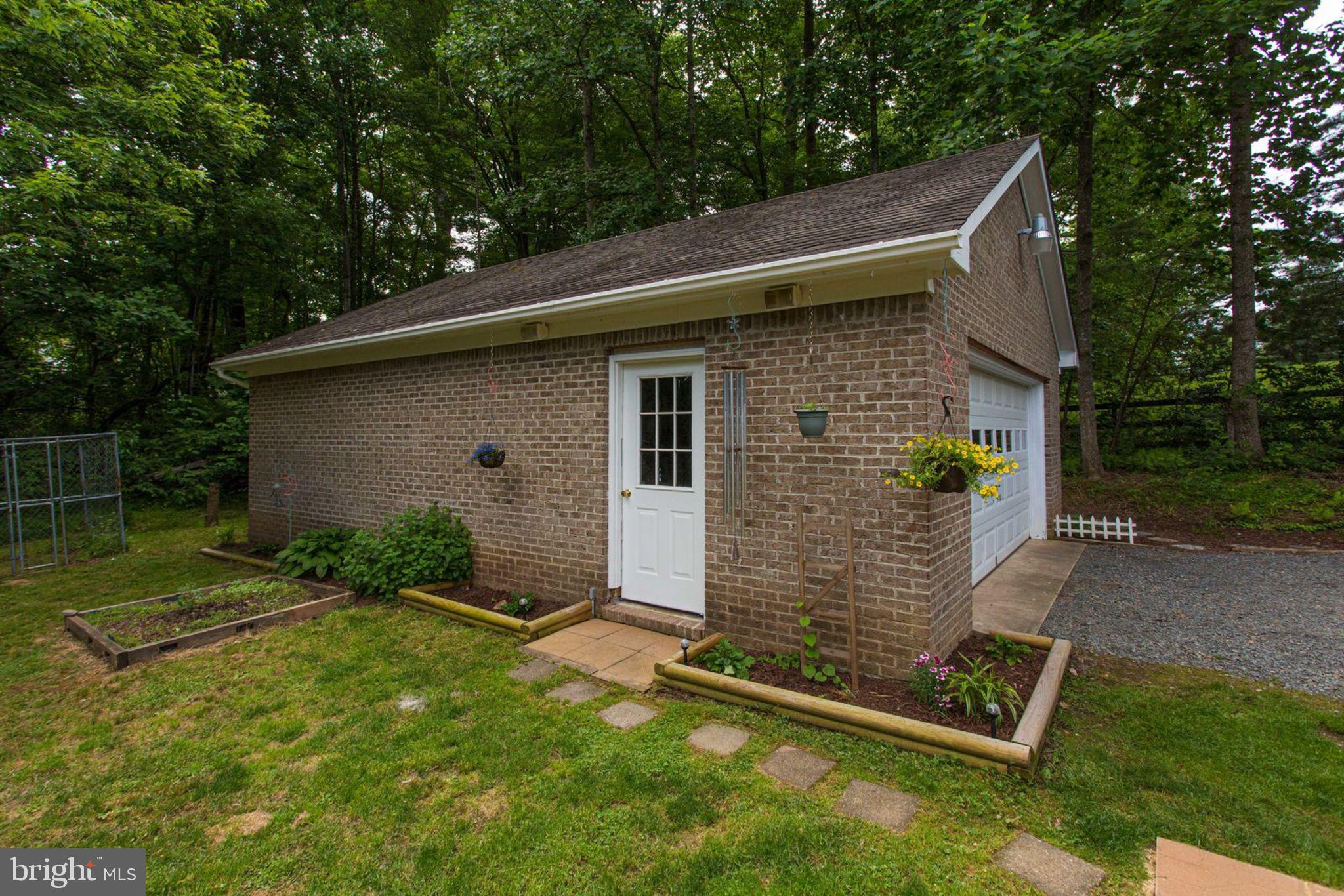 6800 Token Valley Road Manassas, VA 20112 - Photo 6 of 49 Side door to the garage