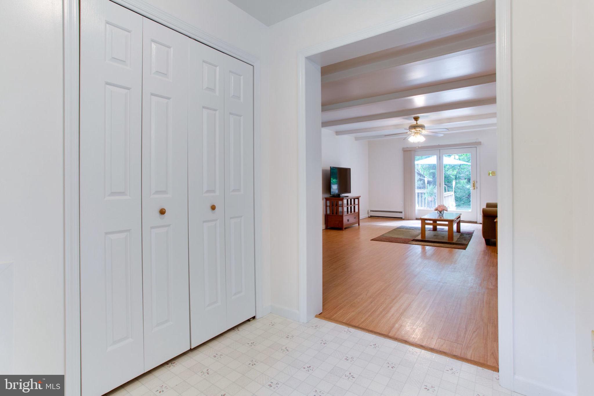 6800 Token Valley Road Manassas, VA 20112 - Photo 8 of 49 Huge Coat Closet