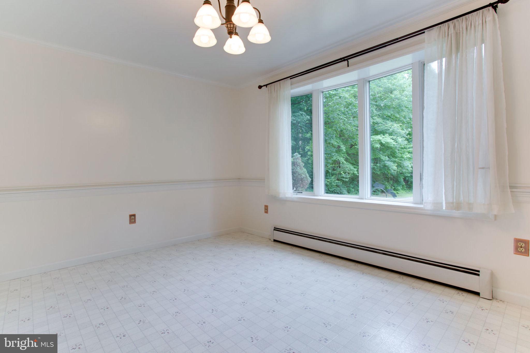 6800 Token Valley Road Manassas, VA 20112 - Photo 9 of 49 Dining Room with Bay Window