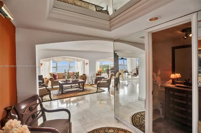 $430,000 | 11111 Biscayne Boulevard, Unit 7F, Miami, FL 33181