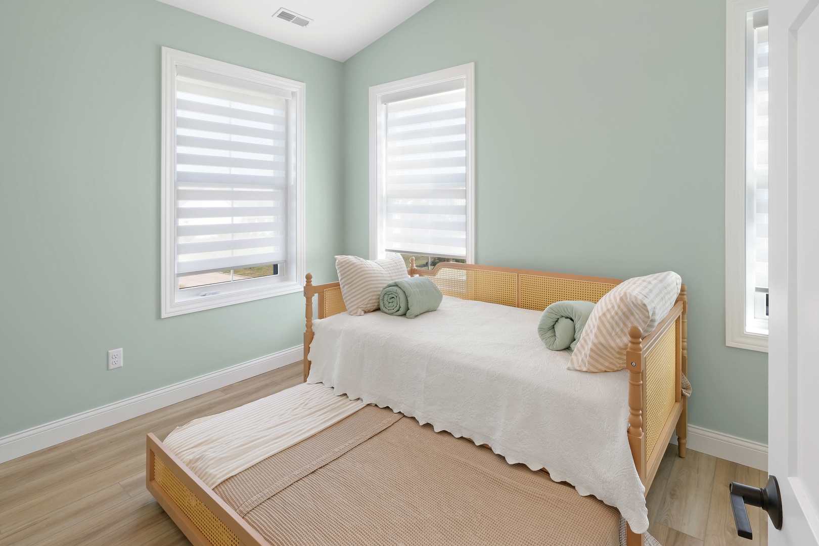 11 Great Loop West Ottawa, IL 61350 - Photo 11 of 22 a bedroom with a bed and window