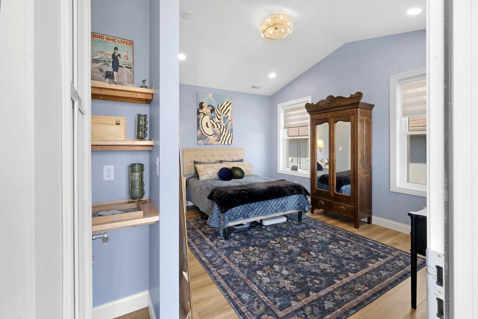 11 Great Loop West Ottawa, IL 61350 - Photo 19 of 22 a living room with furniture and a rug