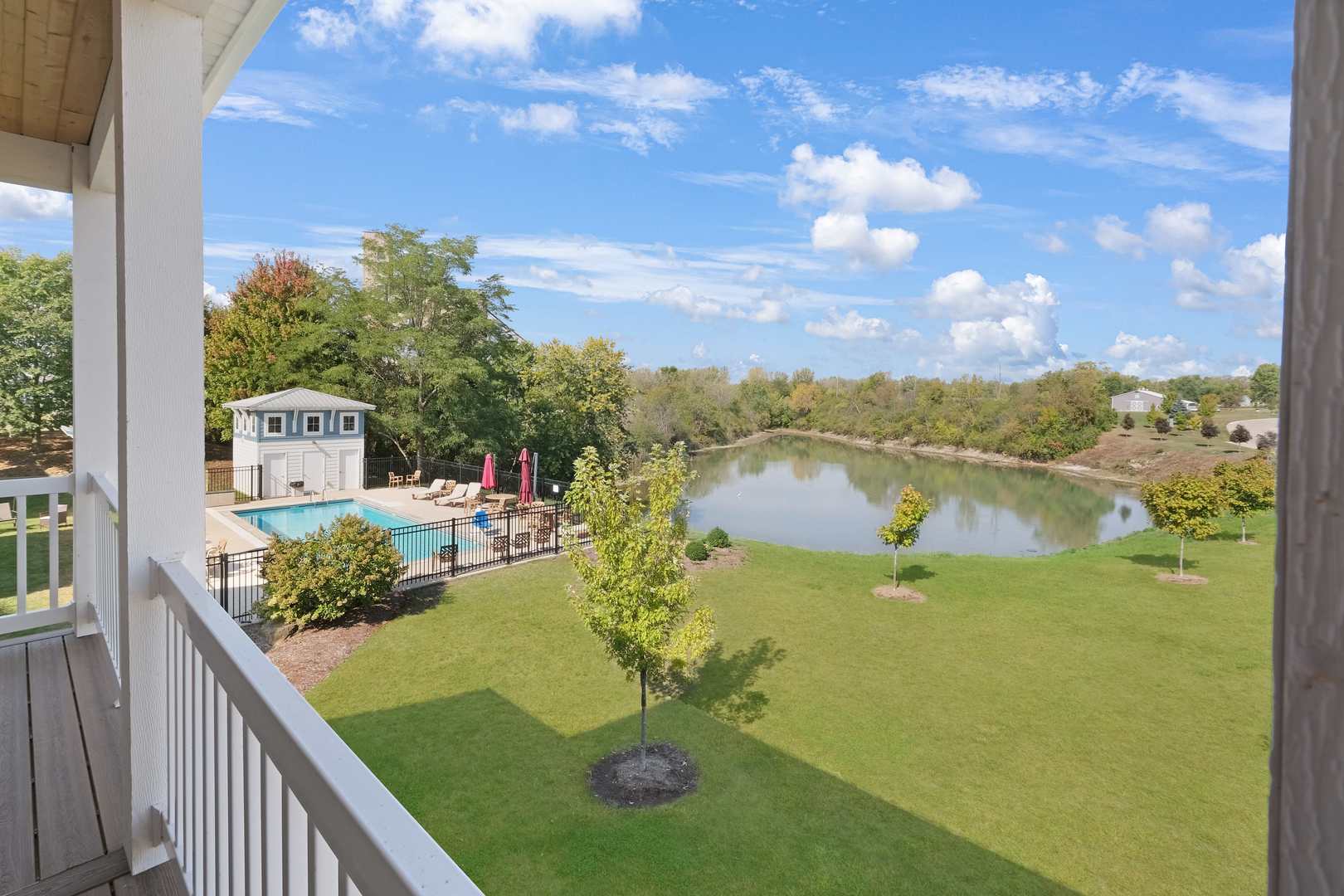 11 Great Loop West Ottawa, IL 61350 - Photo 21 of 22 a view of a lake from a balcony