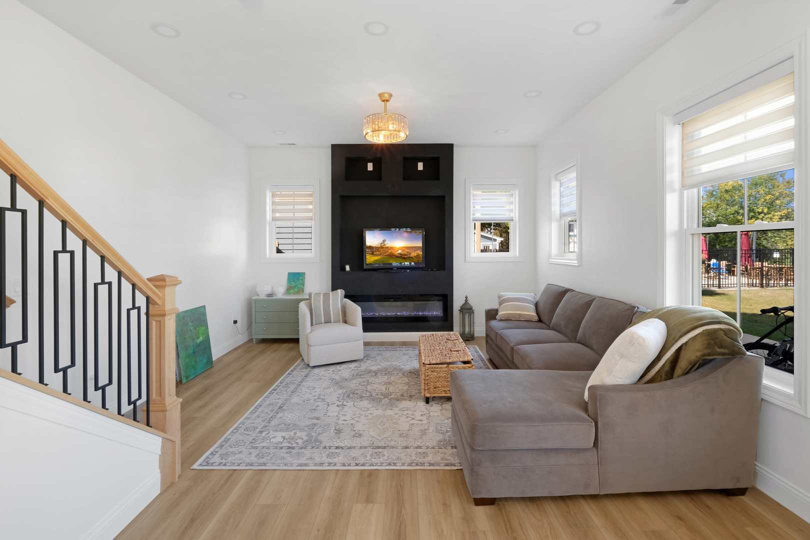 11 Great Loop West Ottawa, IL 61350 - Photo 3 of 22 a living room with furniture and a fireplace