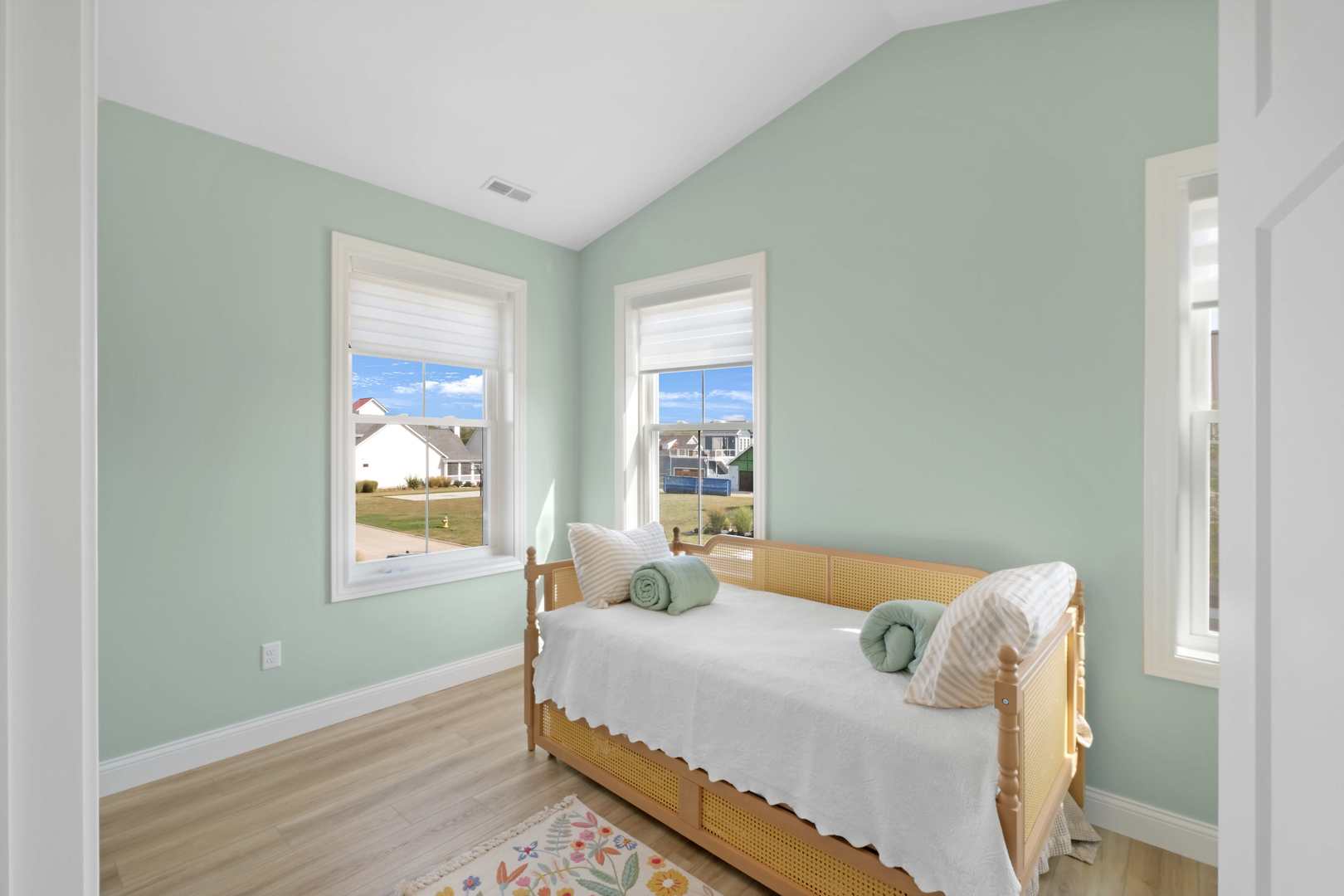 11 Great Loop West Ottawa, IL 61350 - Photo 10 of 22 a bedroom with a bed and window