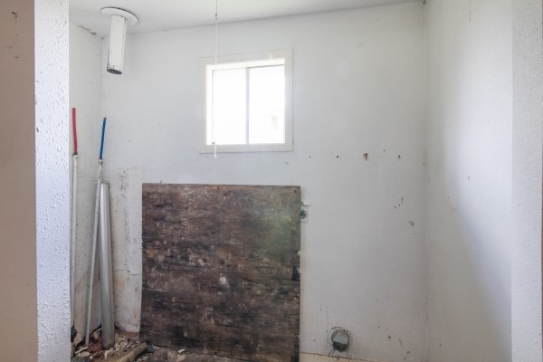 7973 Ritz Street Houston, TX 77028 - Photo 14 of 21 a bathroom with a shower