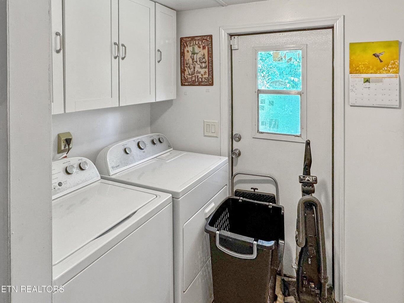 160 Casey Road Harriman, TN 37748 - Photo 9 of 30 a utility room with dryer and washer