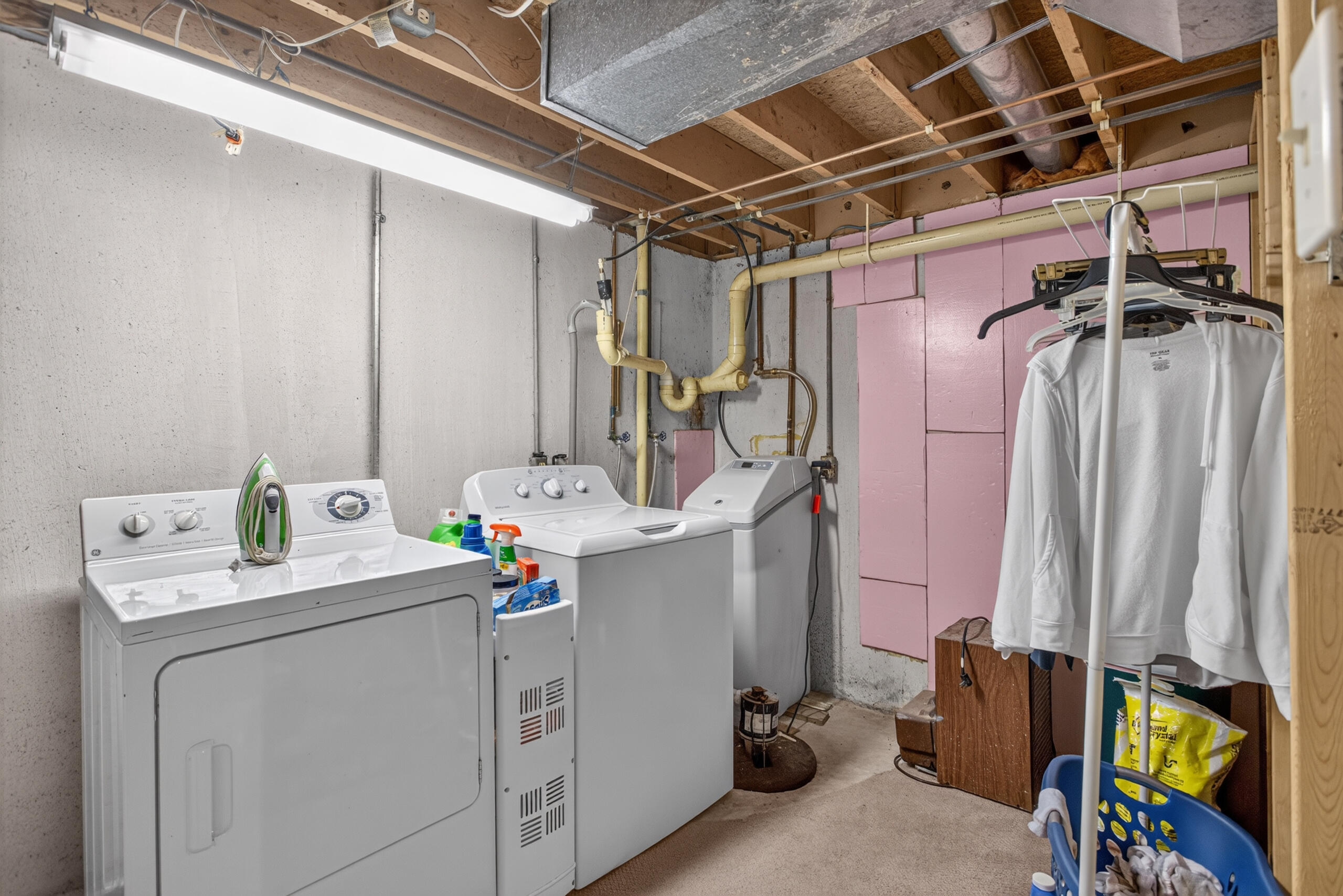 3651 Dexter Trail Stockbridge, MI 49285 - Photo 41 of 54 Laundry