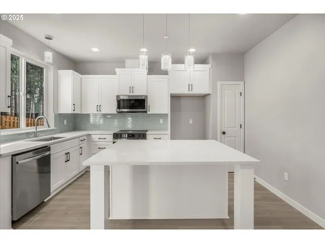 $558,700 | 296 Southwest Mawrcrest Avenue, Gresham, OR 97030