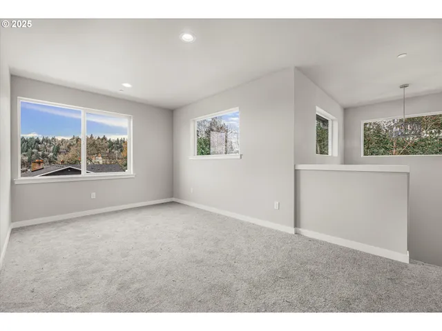 $558,700 | 296 Southwest Mawrcrest Avenue, Gresham, OR 97030