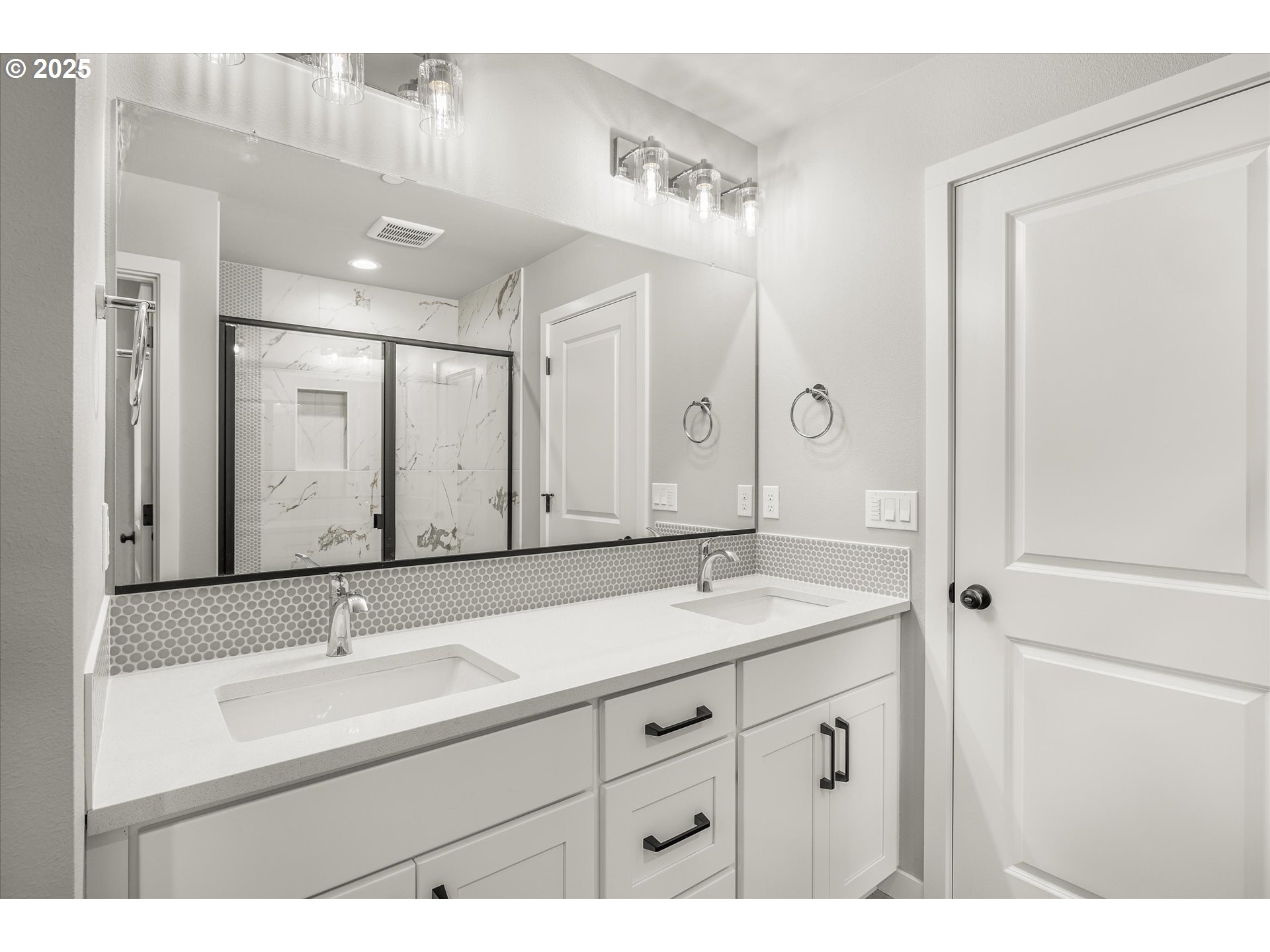 296 Southwest Mawrcrest Avenue Gresham, OR 97030 - Photo 26 of 35 a bathroom with a sink double vanity and a mirror